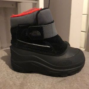 North face kid boots.